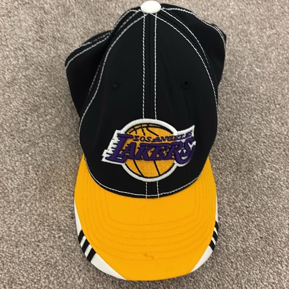 Los Angeles Lakers Black and Yellow Cap S/M - Picture 4 of 12